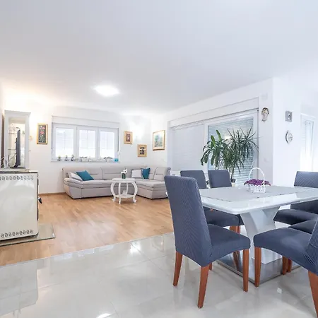 Sandrina Residences * Vrsi
