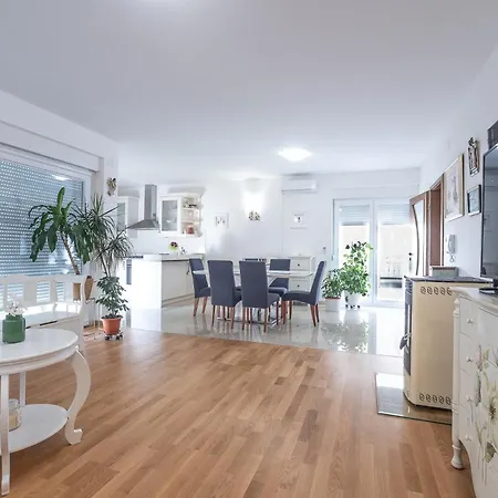 Sandrina Residences