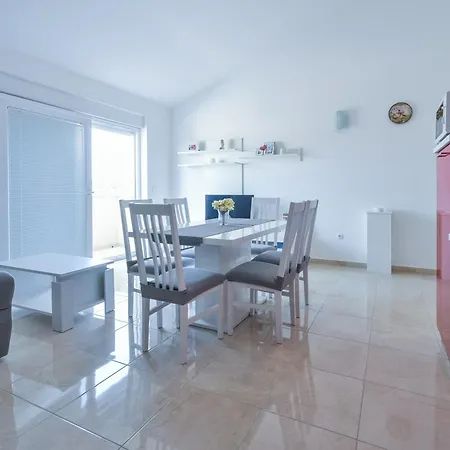 Sandrina Residences *