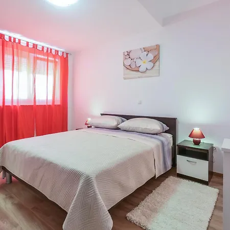 Sandrina Residences Apartmán *