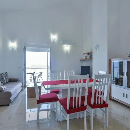 Sandrina Residences *