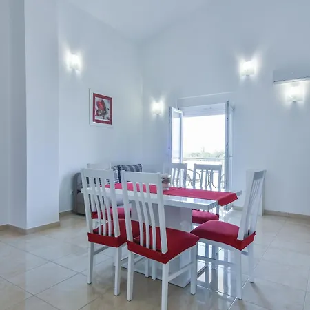 Sandrina Residences Apartmán *