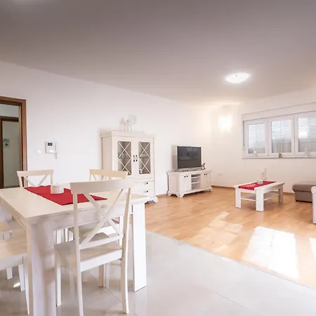 Sandrina Residences Lägenhet *