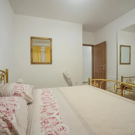 Sandrina Residences