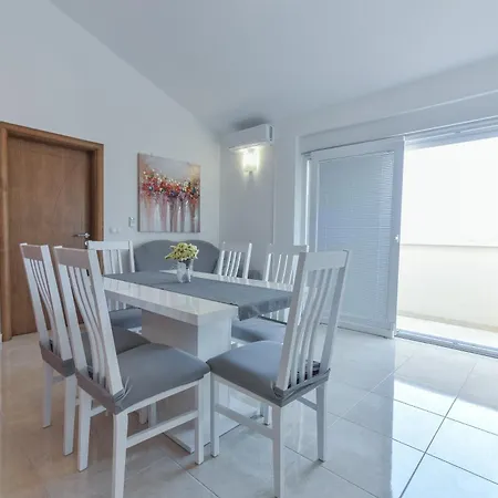 Sandrina Residences *