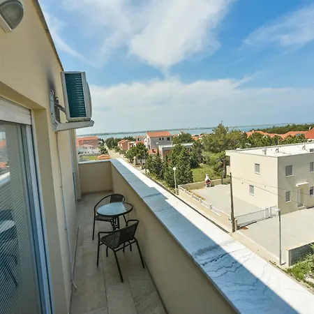 Apartment Sandrina Residences Vrsi