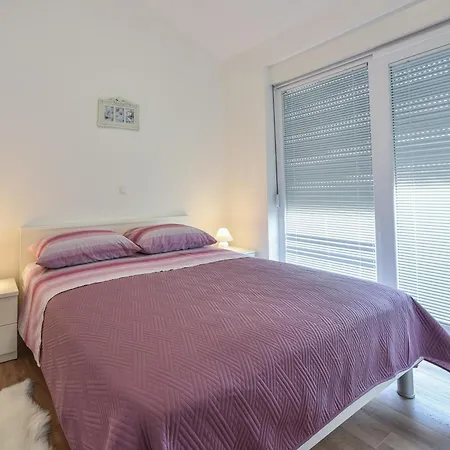 Lägenhet Sandrina Residences *